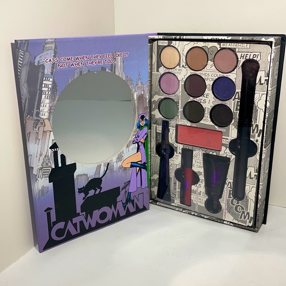 Cat Women Make Up Kit New Un Used! - Picture 2 of 11